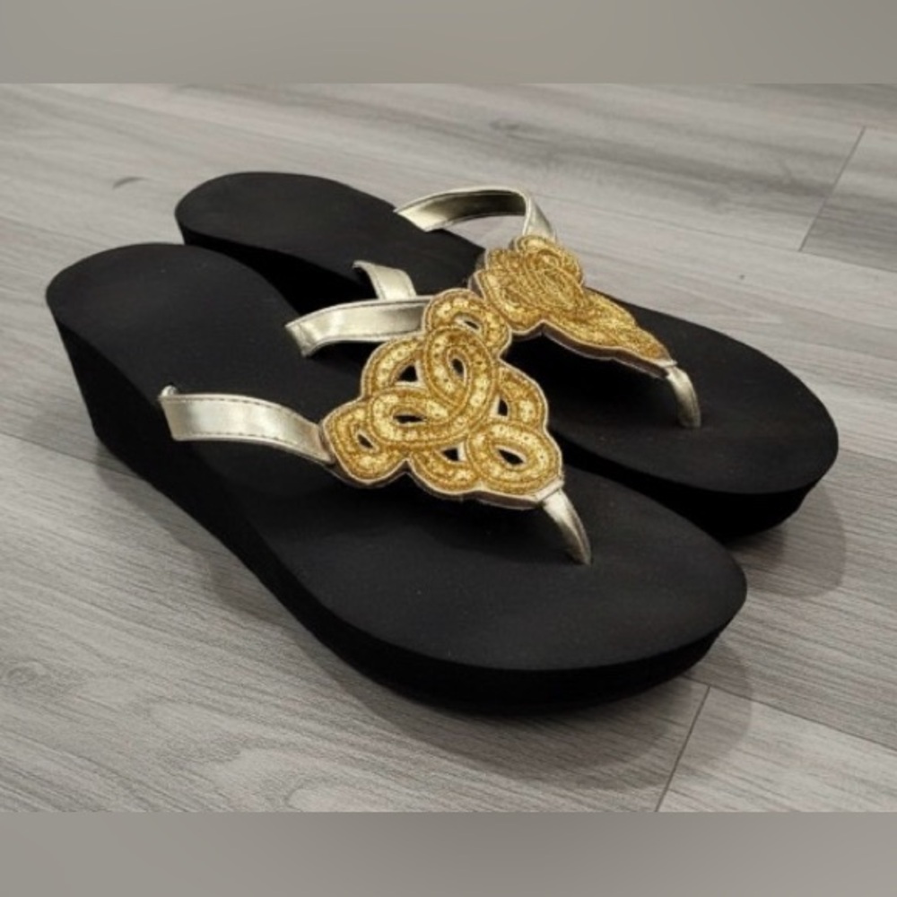 Unbranded Black Gold Embellished Black Wedge Flip-Flops - Women Size 7